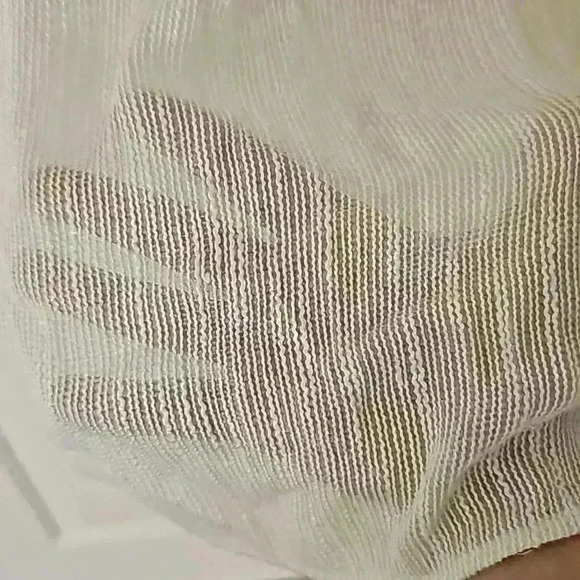 VINCE OFF WHITE RAYON/SILK CREPE PULLOVER STYLE BLOUSE SIZE 2 - Picture 6 of 10